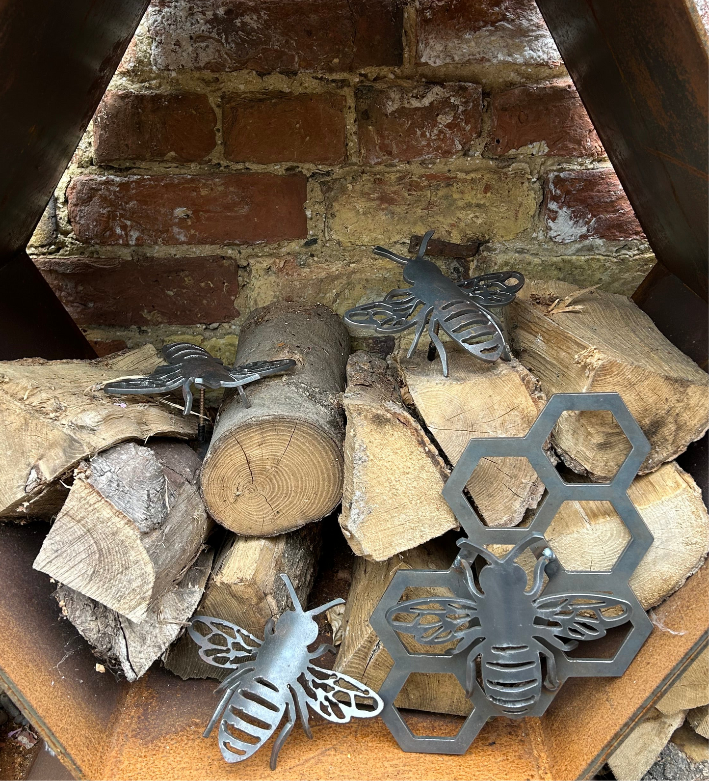 Large Bee and Honeycomb Set 4mm Save The Bees Rusty Wall Art Rusty Garden Ornament Entomology Rusty Bee Mothers Day