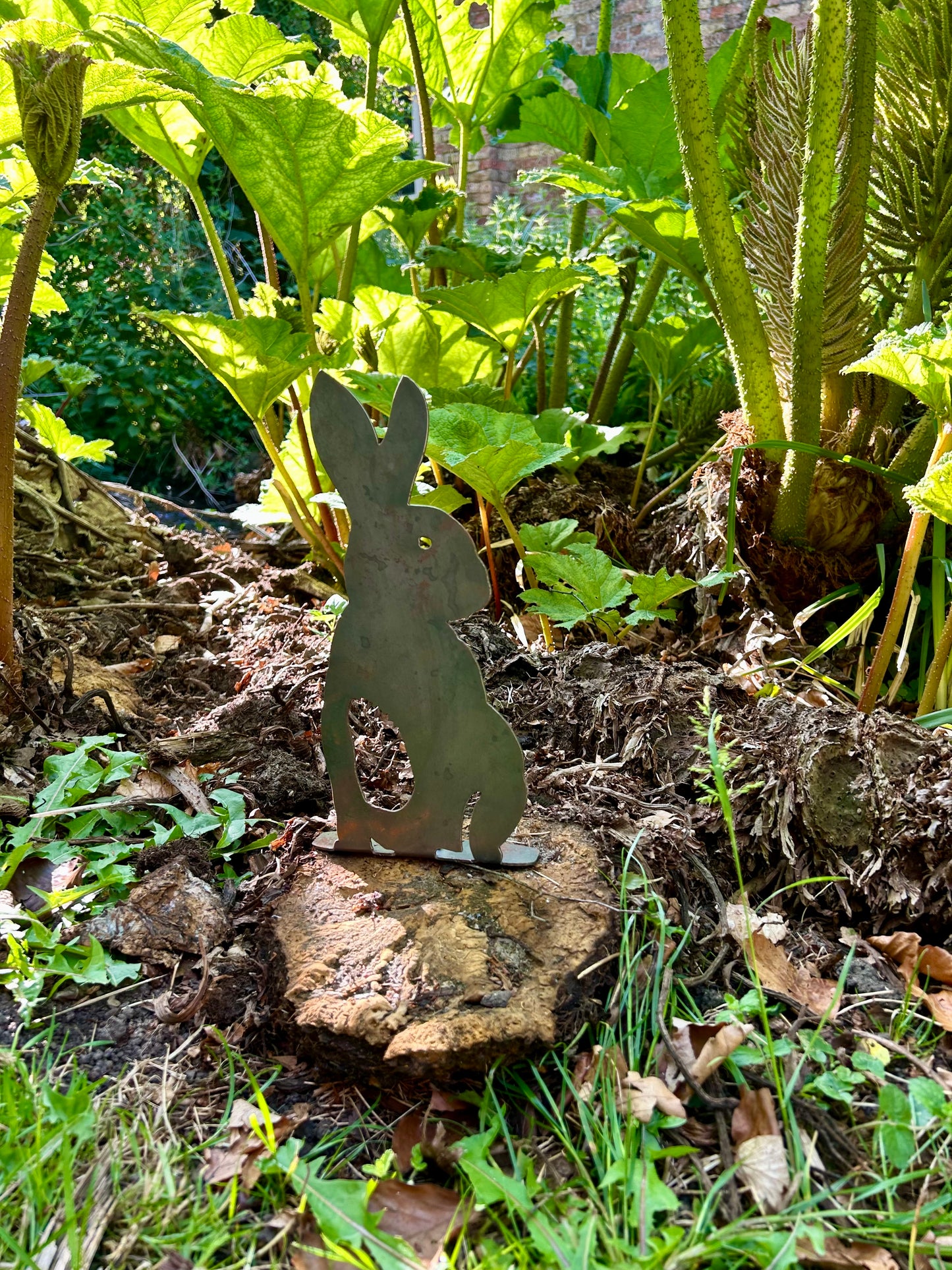 Bunny Rabbit . Steel Garden Art . Garden Decoration . Rusty Ornament