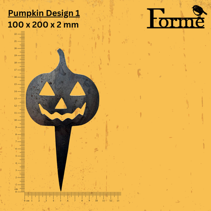 Metal pumpkin design with a measurement scale on a yellow background, featuring the brand 'Forme'.