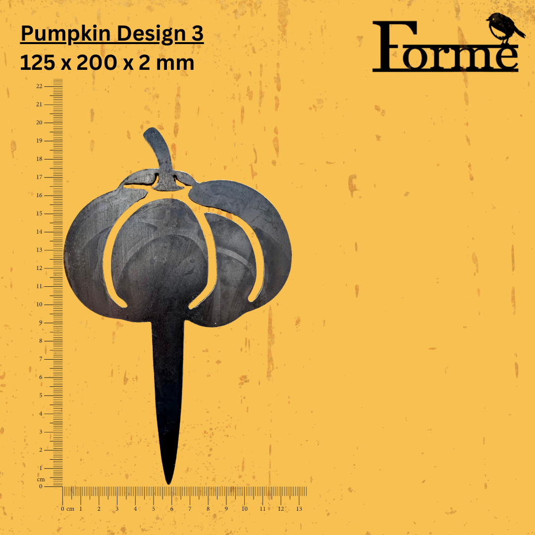 Metal pumpkin design with a measurement scale on a yellow background, featuring the brand 'Forme'.