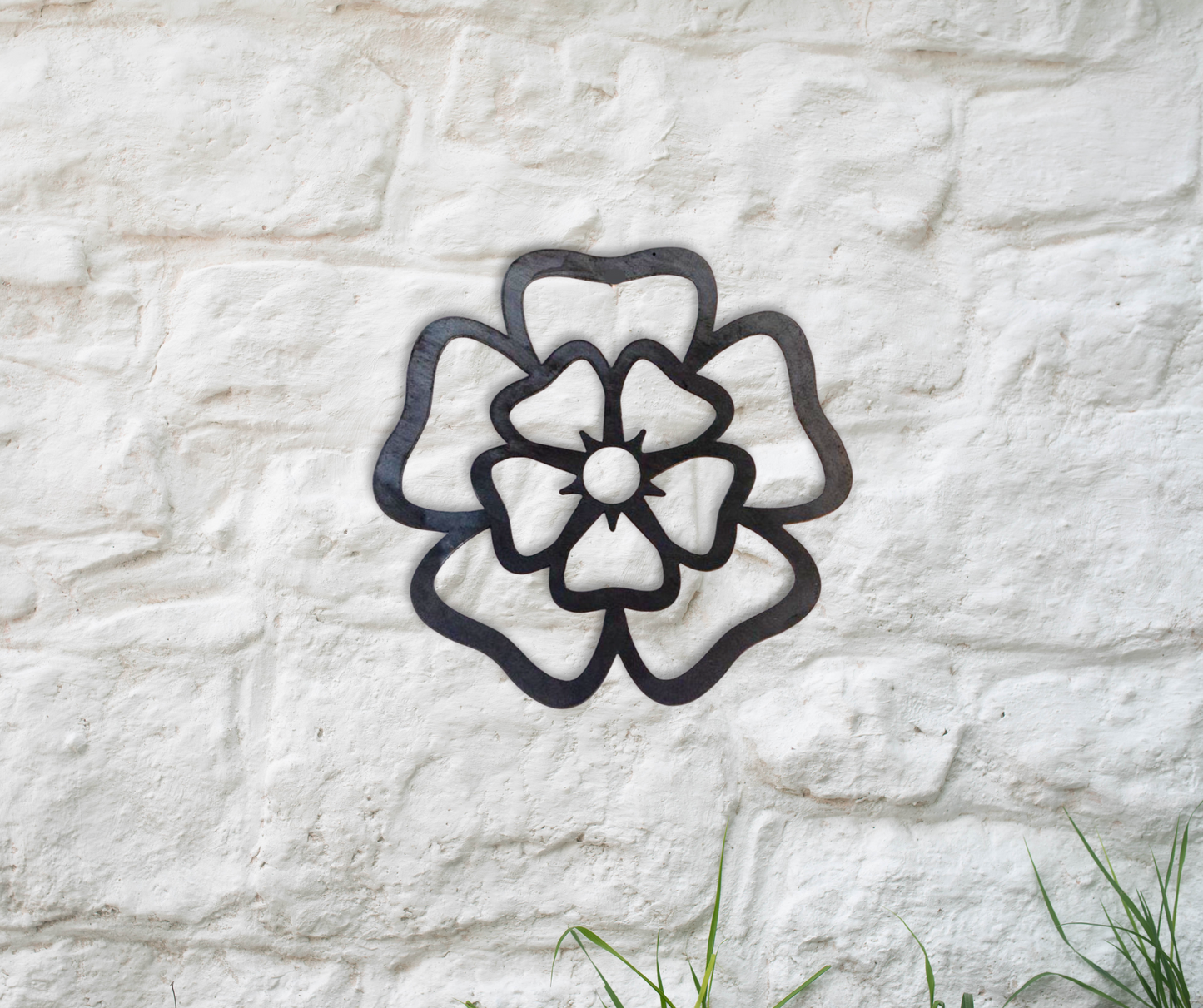Steel Yorkshire Rose for Home and Garden. A perfectly packaged gift for any occasion.