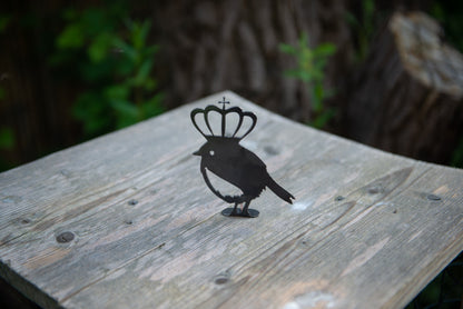 Liz The Royal Robin - Fence Topper  Queen  Garden Ornament  Rusty Art  Metal Birds memorial commemoration Elizabeth . Pot Spike