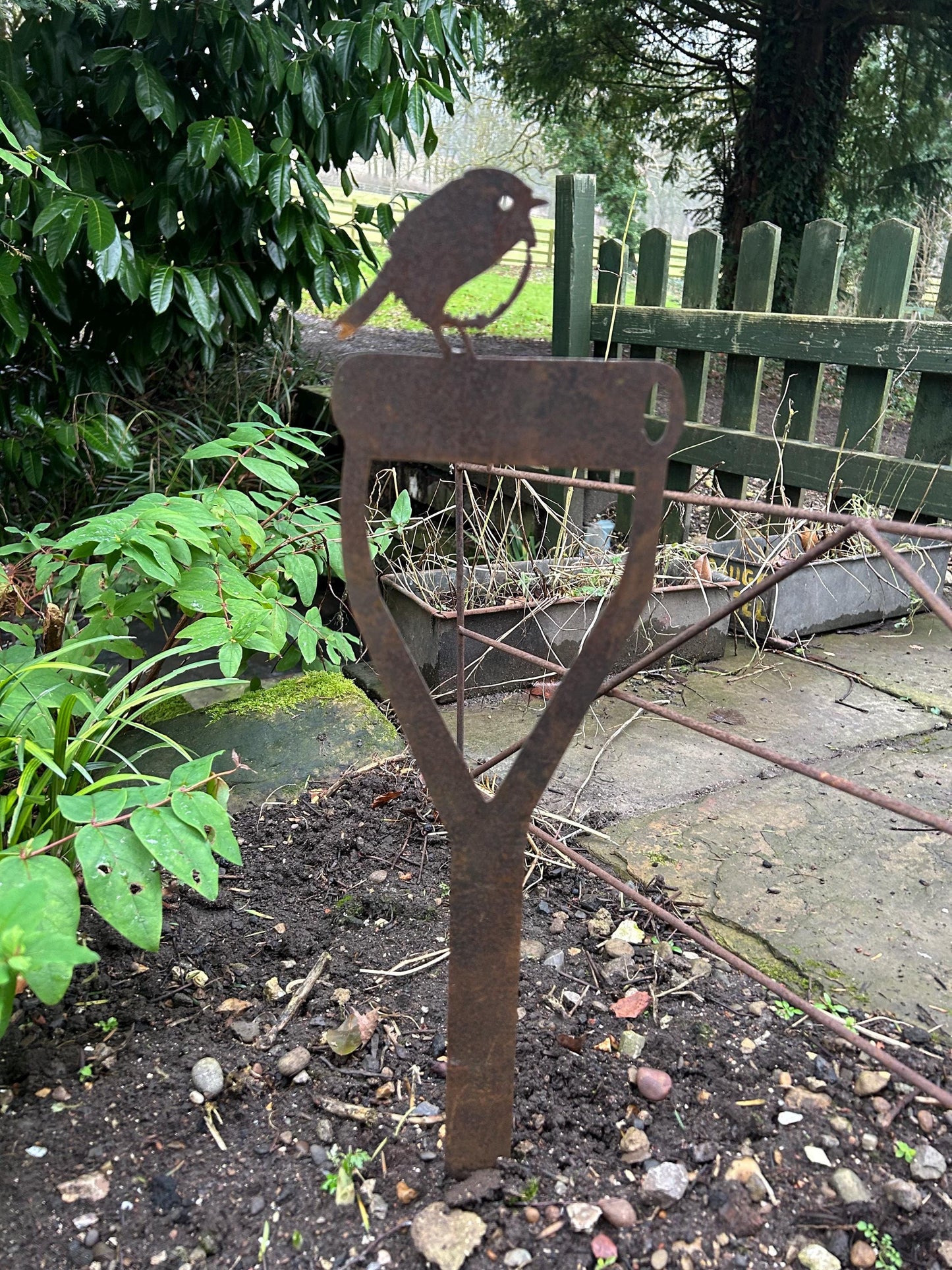 Robin On A Spade. Metal Pot Spike. Rusty Garden Art. Flower Bed Decoration